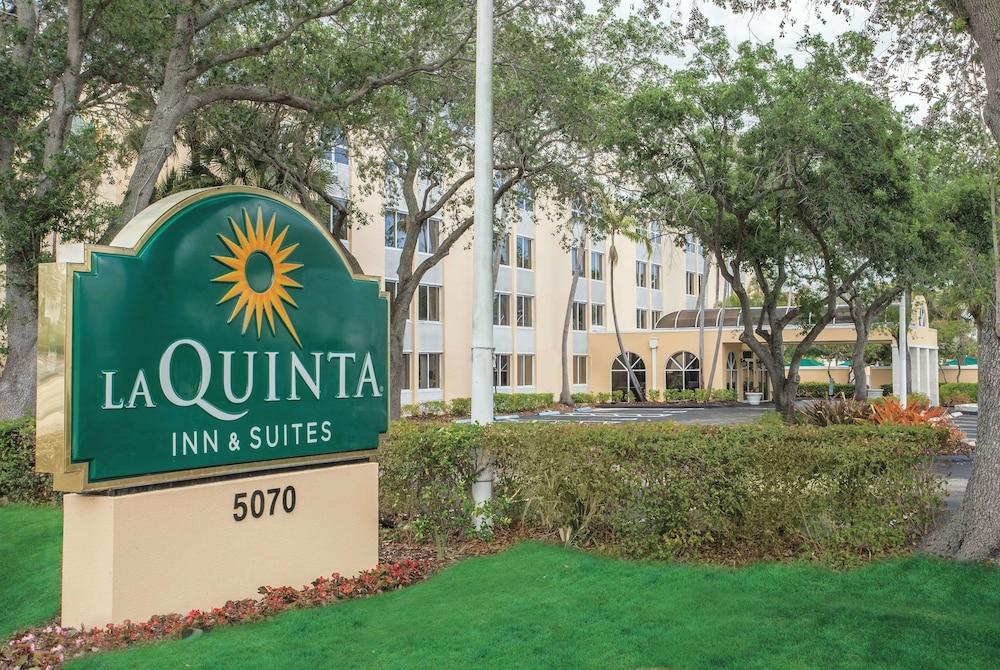 La Quinta By Wyndham Fort Lauderdale Tamarac Hotel Exterior photo