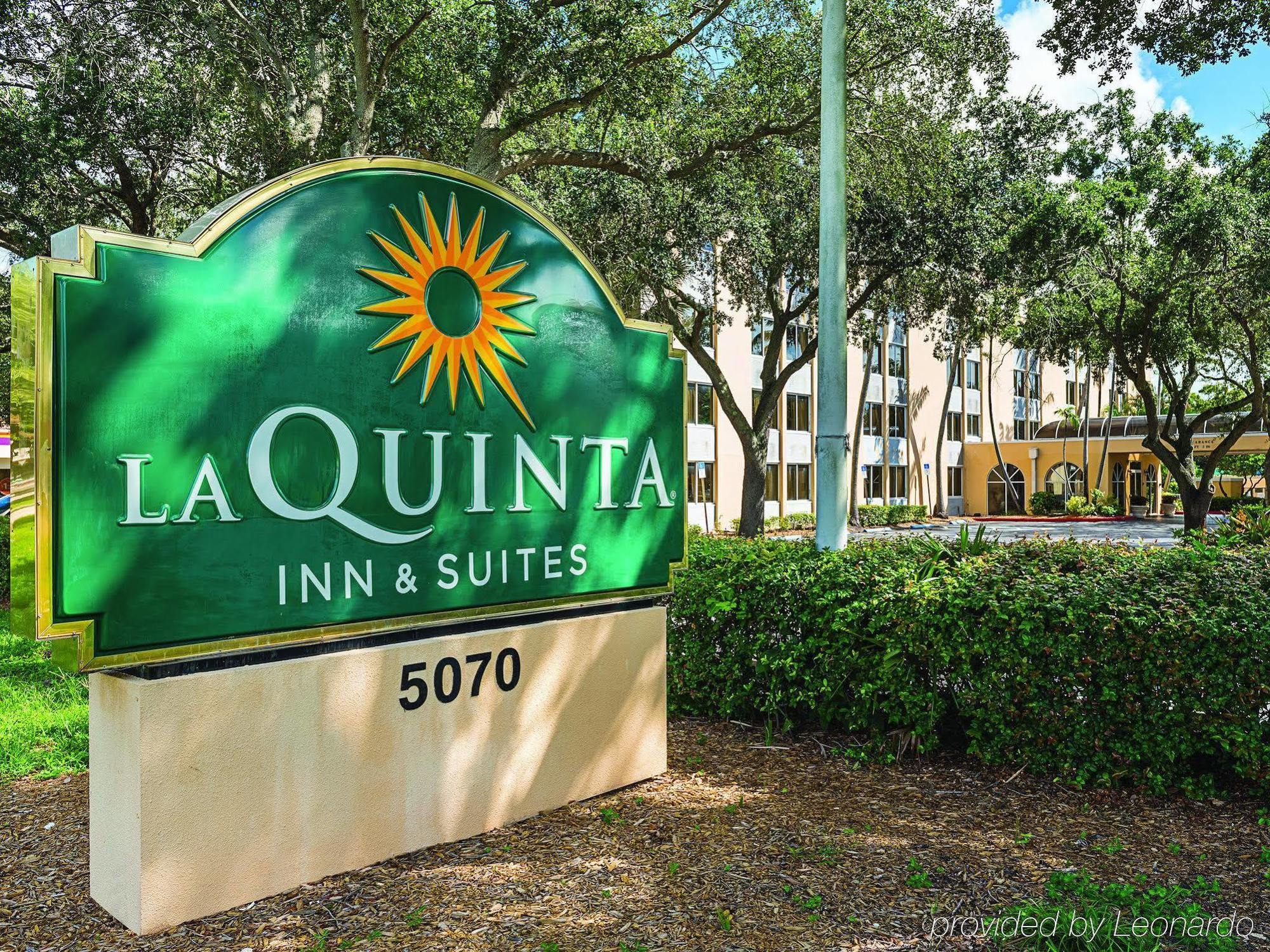 La Quinta By Wyndham Fort Lauderdale Tamarac Hotel Exterior photo